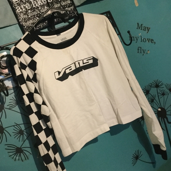 Vans Tops - Vans long sleeve crop top